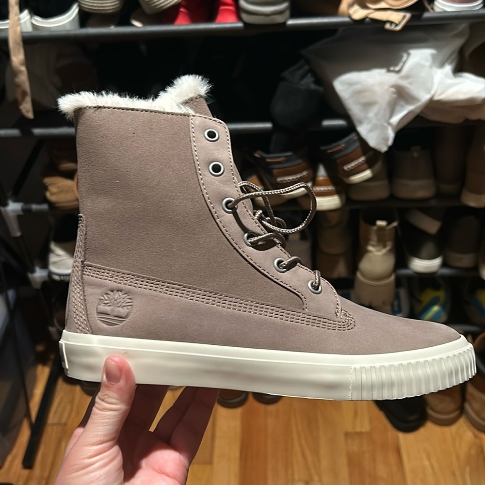BRAND NEW TIMBERLAND